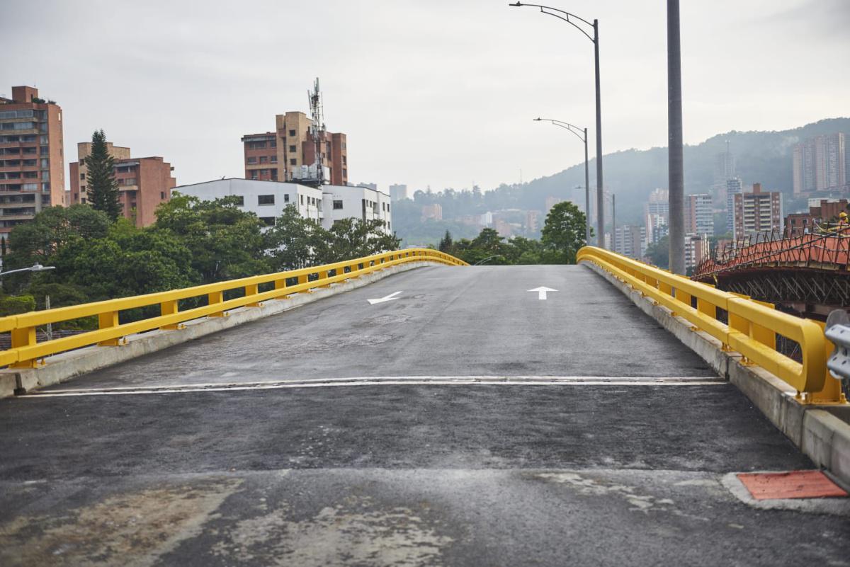 Con cuatro meses de anticipación entra en servicio el puente occidental de la avenida 34 con la loma de Los Parra Con cuatro meses de anticipación entra en servicio el puente occidental de la avenida 34 con la loma de Los Parra
