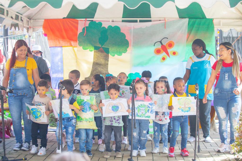 200 niños de Buen Comienzo participaron en jornada de siembra de árboles para conmemorar el Mes del Medio Ambiente