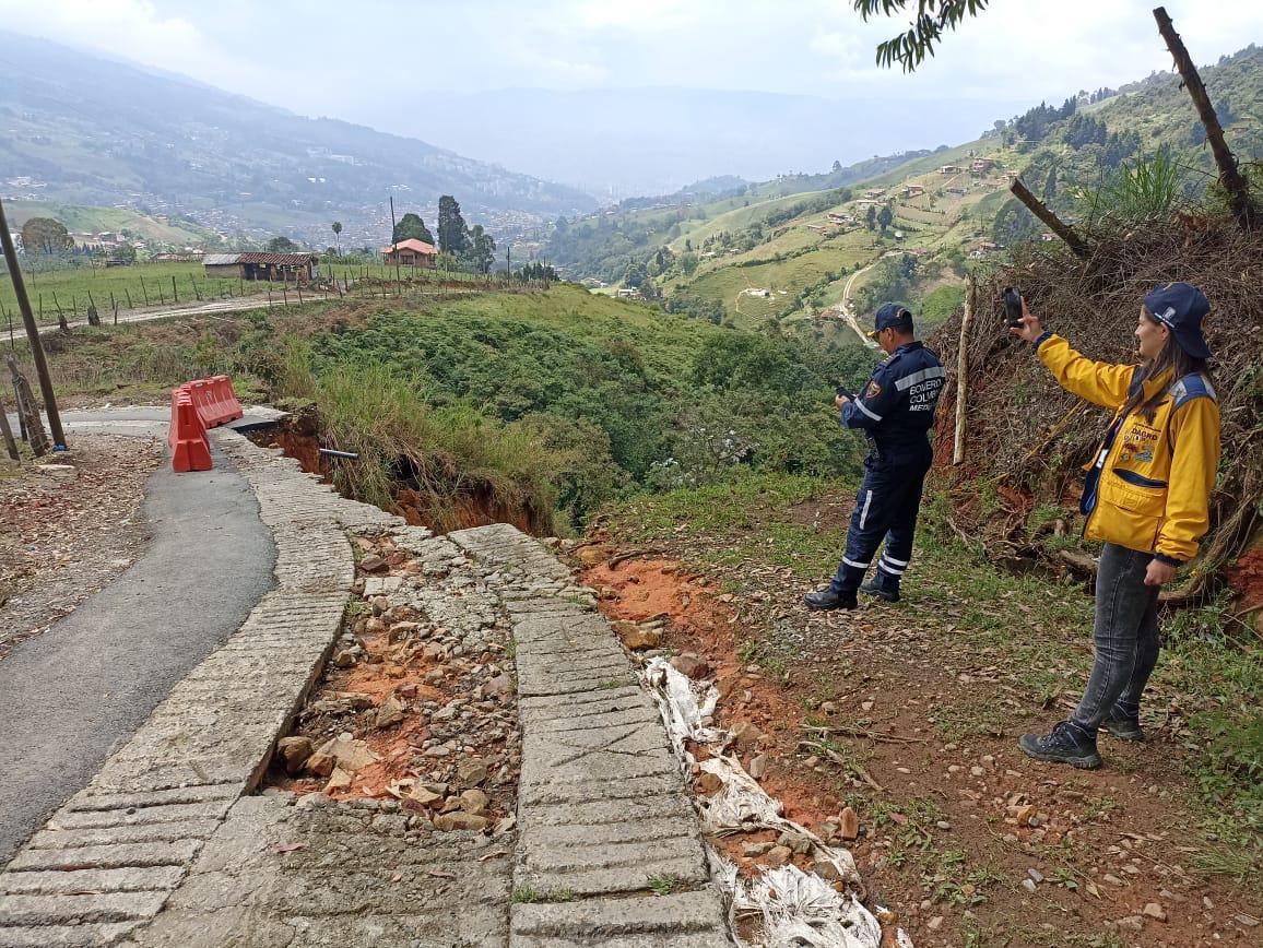 DAGRD y el Cuerpo Oficial de Bomberos Medellín han atendido 34 emergencias por lluvias este 14 de junio