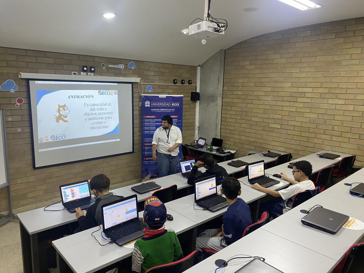 Cerca de 200 estudiantes de primaria y bachillerato participan en vacacionales sobre habilidades para el siglo XXI Cerca de 200 estudiantes de primaria y bachillerato participan en vacacionales sobre habilidades para el siglo XXI