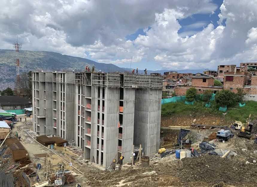 En un 30% avanza el proyecto habitacional El Triunfo de la Alcaldía de Medellín que beneficiará a 112 familias