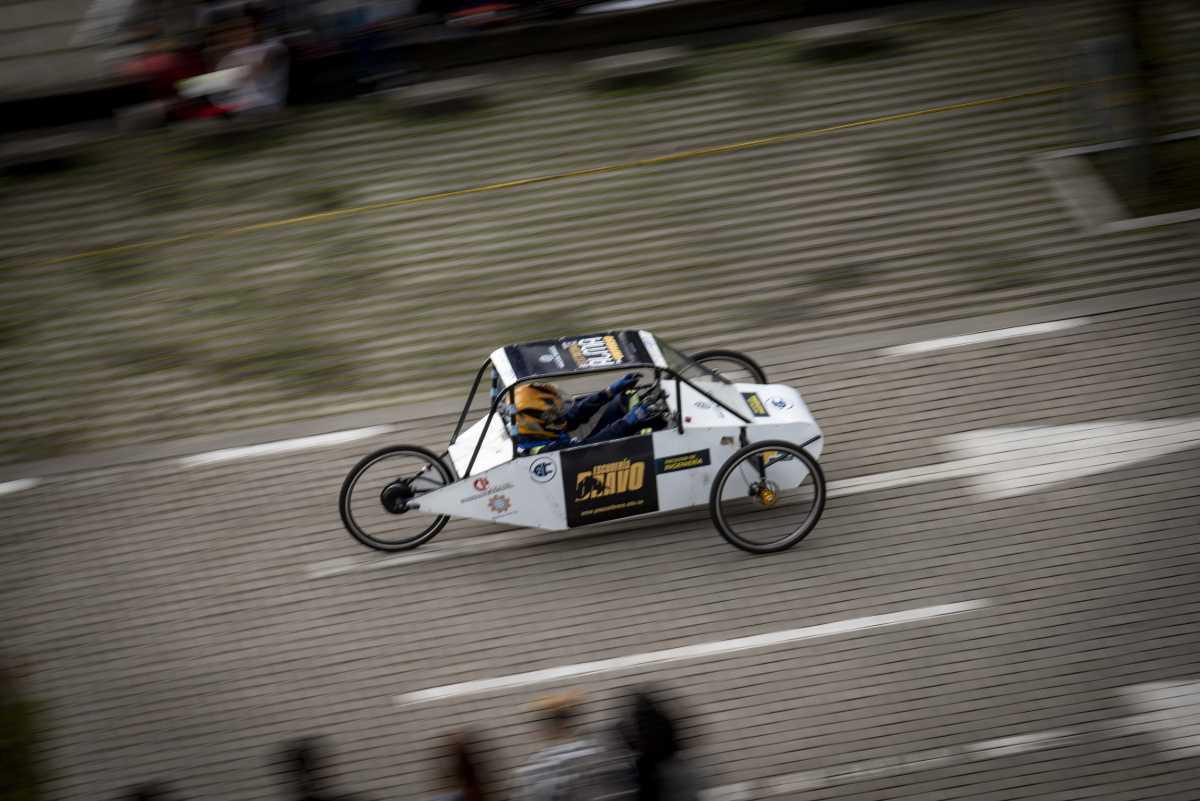 En Pascual Bravo crean un auto eléctrico que no deja huella de carbono: otra apuesta de Medellín por la movilidad sostenible En Pascual Bravo crean un auto eléctrico que no deja huella de carbono: otra apuesta de Medellín por la movilidad sostenible