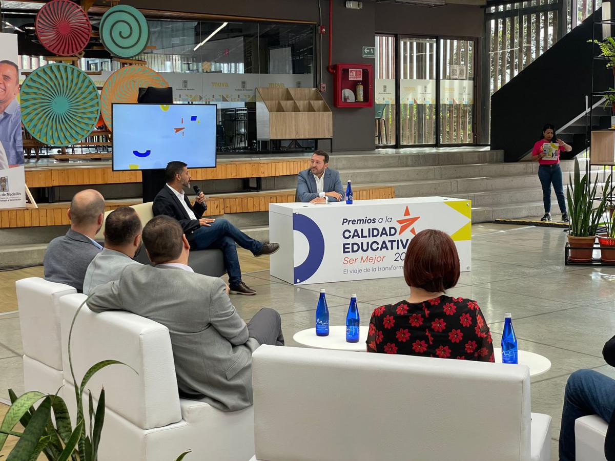Más de 216.000 estudiantes y 19.000 docentes podrán postularse a los Premios a la Calidad Educativa 2022 Más de 216.000 estudiantes y 19.000 docentes podrán postularse a los Premios a la Calidad Educativa 2022