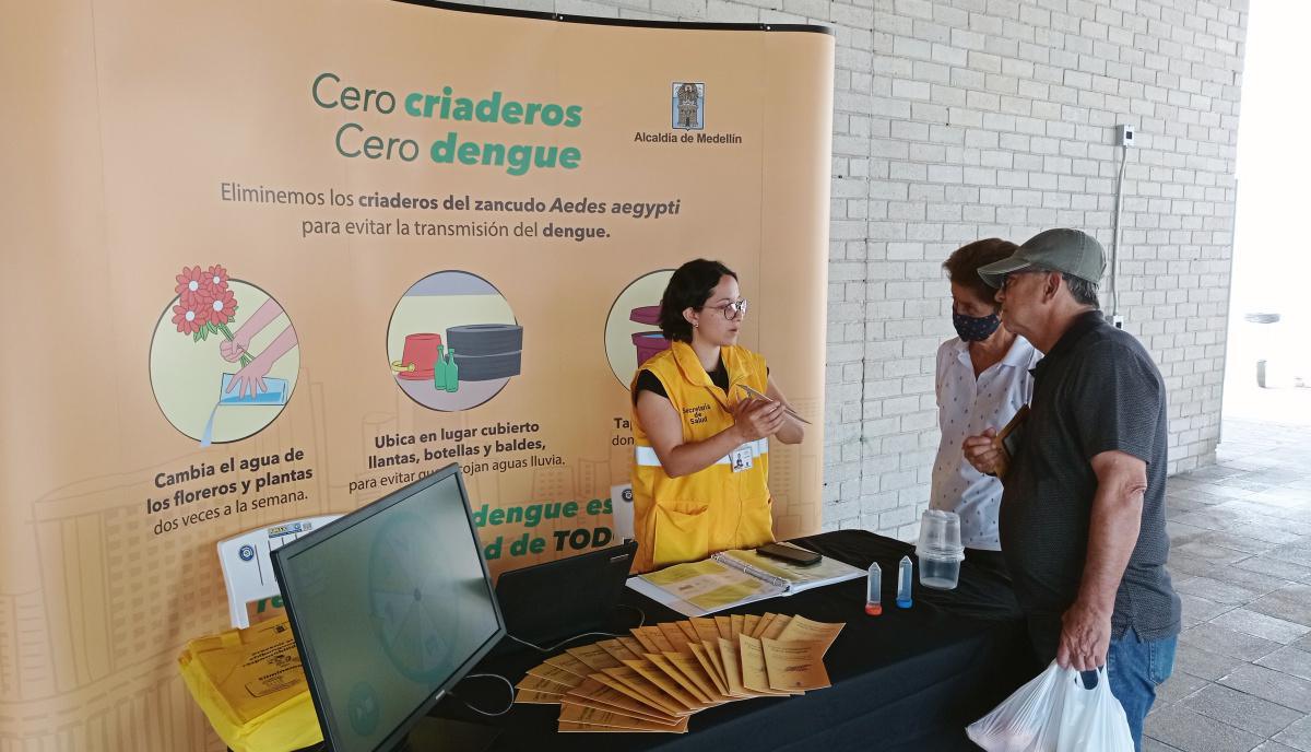 Con puesto itinerante, Medellín busca sensibilizar a 6.000 personas en torno al zancudo transmisor del dengue, zika y chikungunya