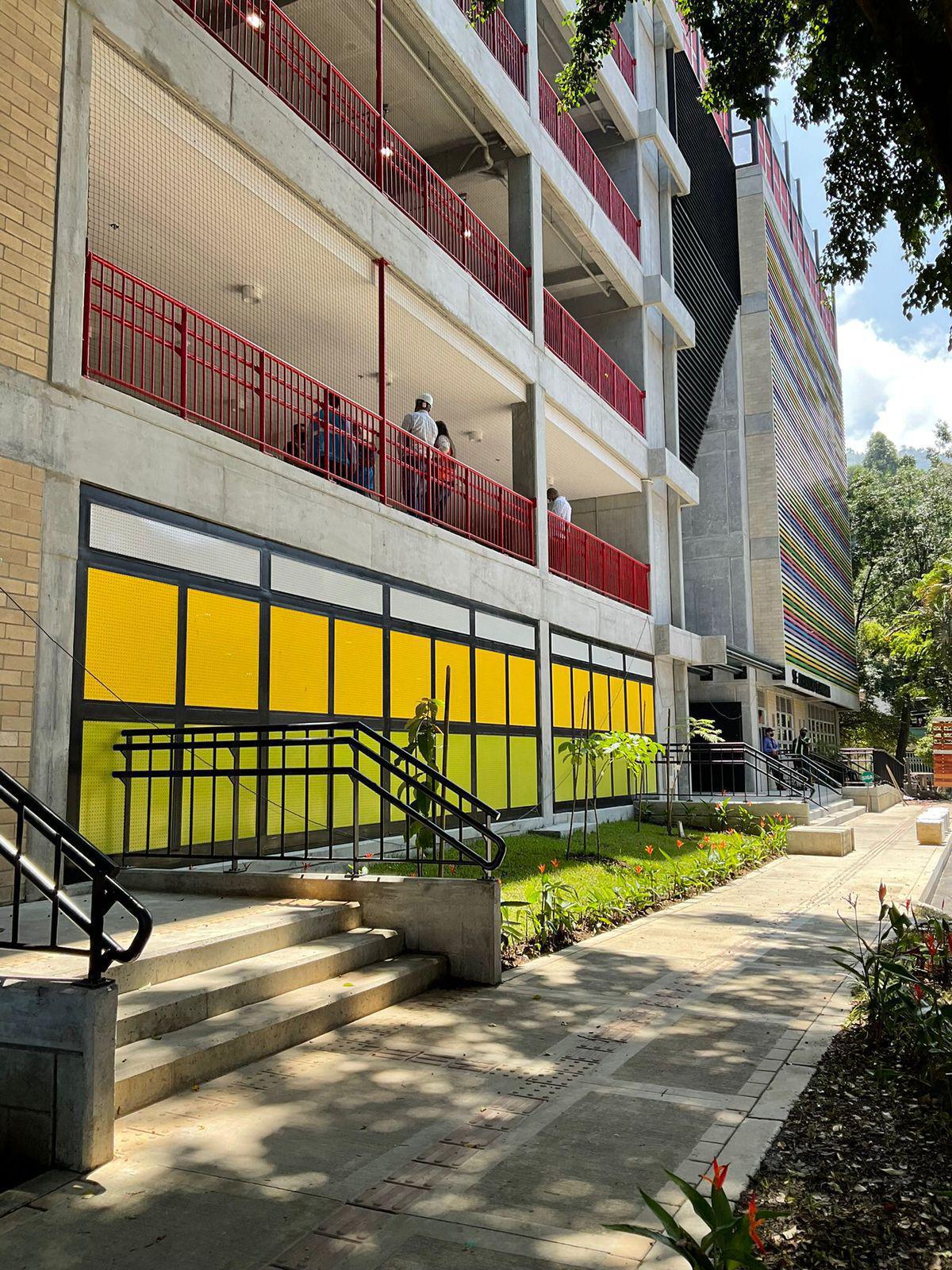 Con una inversión histórica de más de $358.000 millones, la Alcaldía de Medellín presenta plan de intervención de la infraestructura educativa Con una inversión histórica de más de $358.000 millones, la Alcaldía de Medellín presenta plan de intervención de la infraestructura educativa