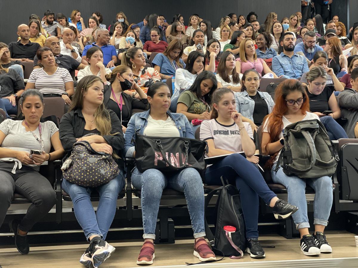 200 psicólogos de instituciones educativas oficiales de Medellín ampliarán sus conocimientos en prevención del embarazo adolescente