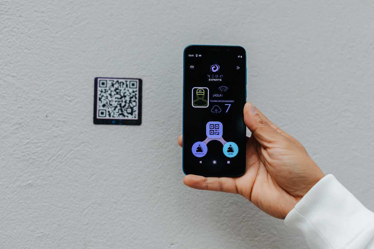Con códigos QR y aplicaciones móviles se busca enfrentar retos asociados al manejo y consumo responsable de los residuos sólidos en Medellín Con códigos QR y aplicaciones móviles se busca enfrentar retos asociados al manejo y consumo responsable de los residuos sólidos en Medellín