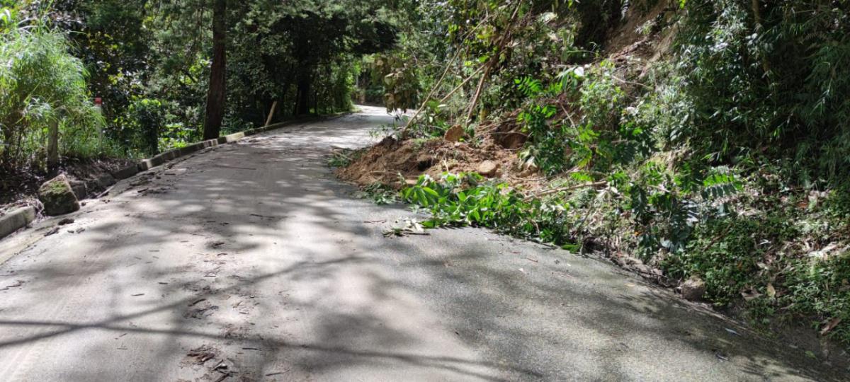 Afectación por lluvias obliga a cerrar vía La Banca 