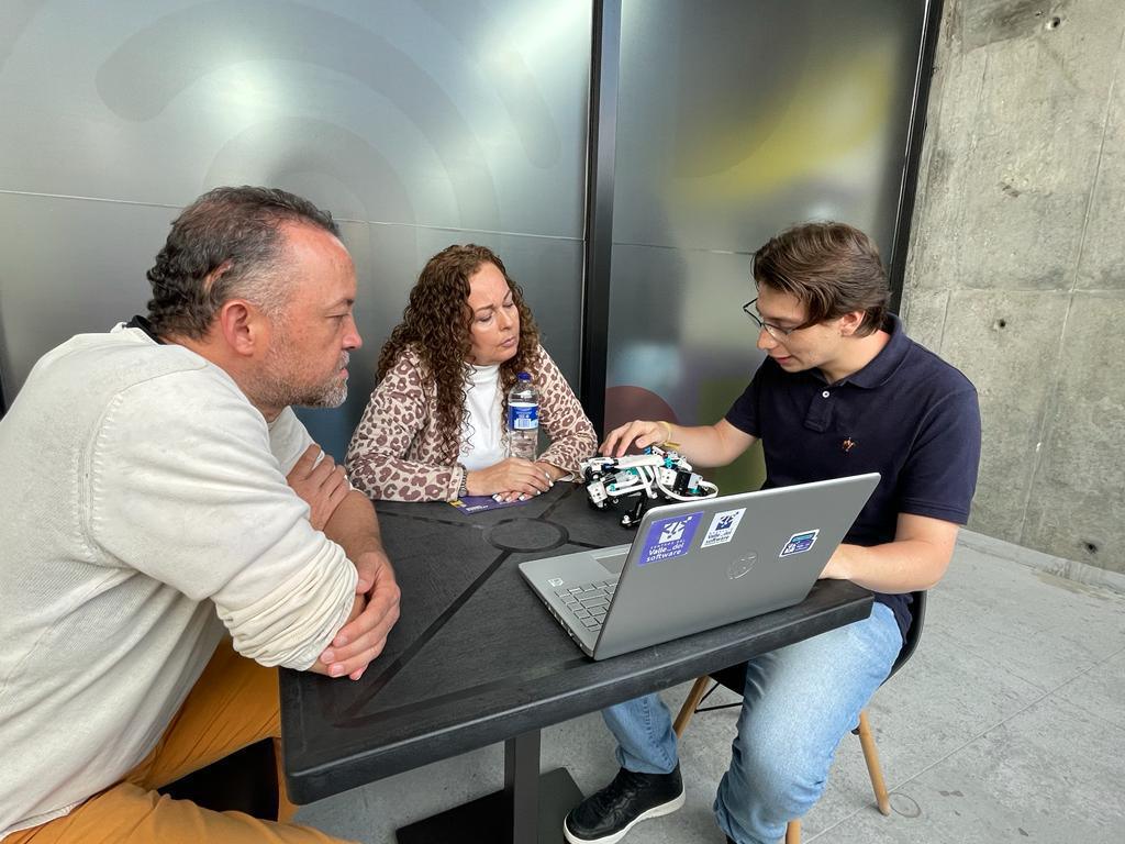 Continúan abiertas las inscripciones para cursos certificados gratuitos en tecnologías 4.0 Continúan abiertas las inscripciones para cursos certificados gratuitos en tecnologías 4.0