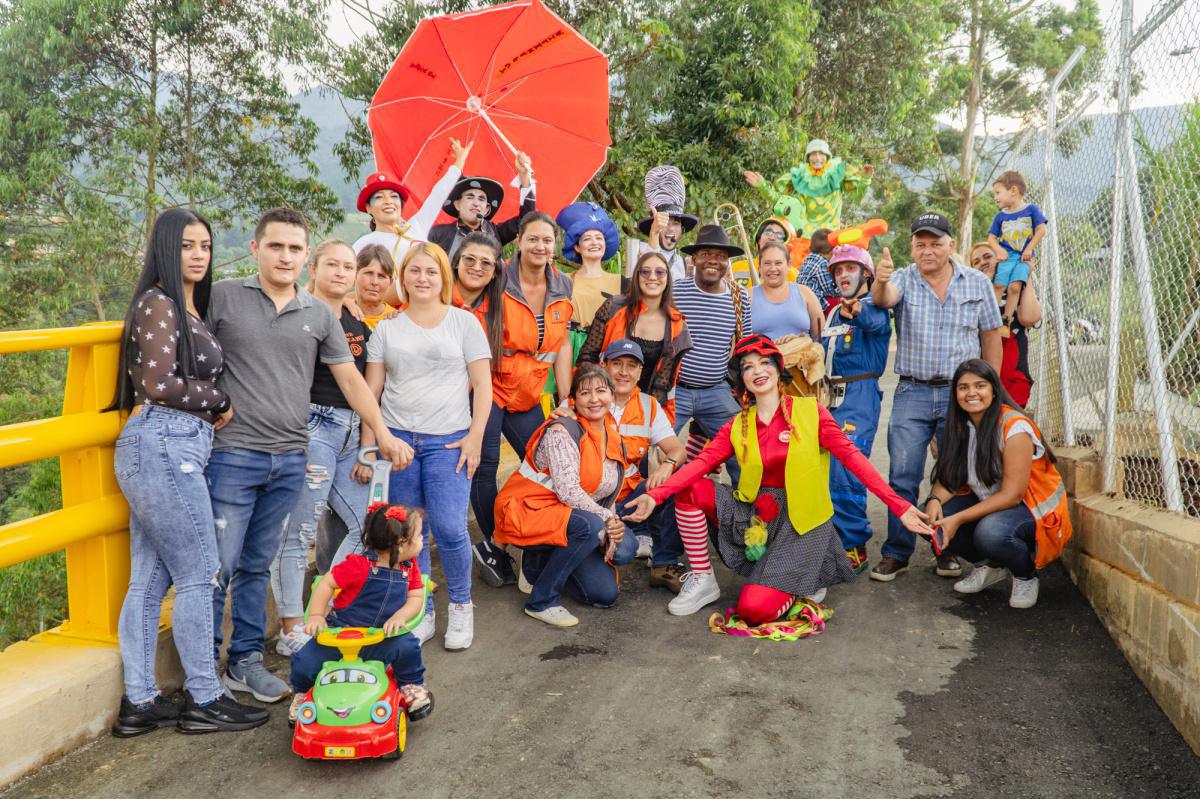 Más de 6.500 personas se benefician con la construcción de un nuevo puente en San Antonio de Prado