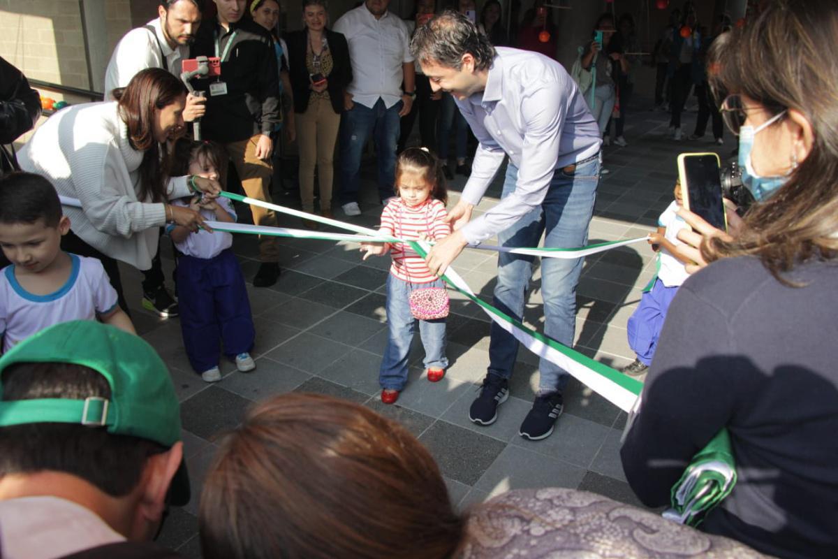 La Alcaldía de Medellín inauguró el jardín infantil Gran Comienzo “Renacer de Buenos Aires”, primera obra pública en el sector Medellín sin tugurios