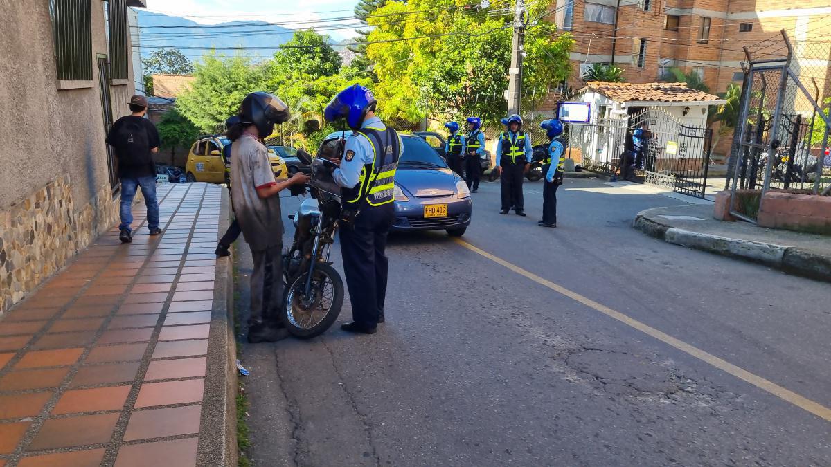 Casos de intolerancia contra agentes de tránsito en Medellín contarán con protocolo de atención legal para garantizar el debido proceso