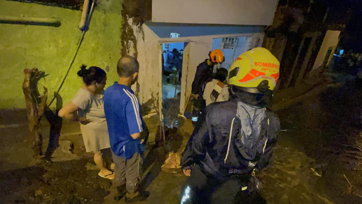 La Alcaldía de Medellín acompaña a la comunidad de San Antonio de Prado afectada por las lluvias de las últimas horas