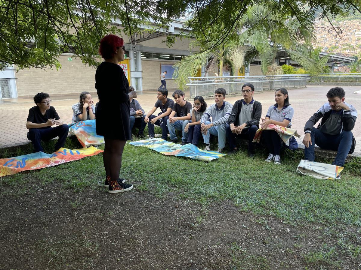 Estudiantes de la Institución Educativa Presbítero Antonio José Bernal de Medellín realizaron serie documental sobre víctimas del conflicto