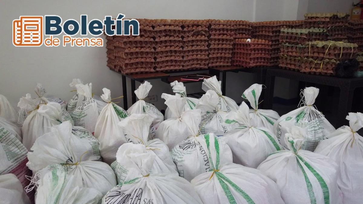 Personas mayores de Bello recibieron paquete alimentario