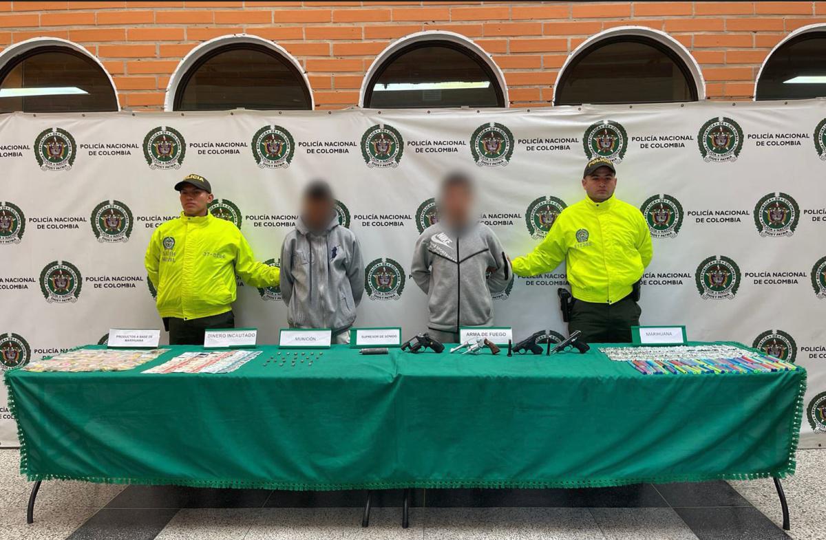 Autoridades capturaron a dos traficantes de armas ilegales en la comuna 13 