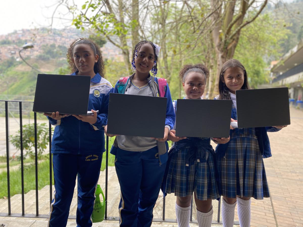 Con los Computadores Futuro, los estudiantes pueden acceder a los cursos virtuales gratis de la Alcaldía de Medellín