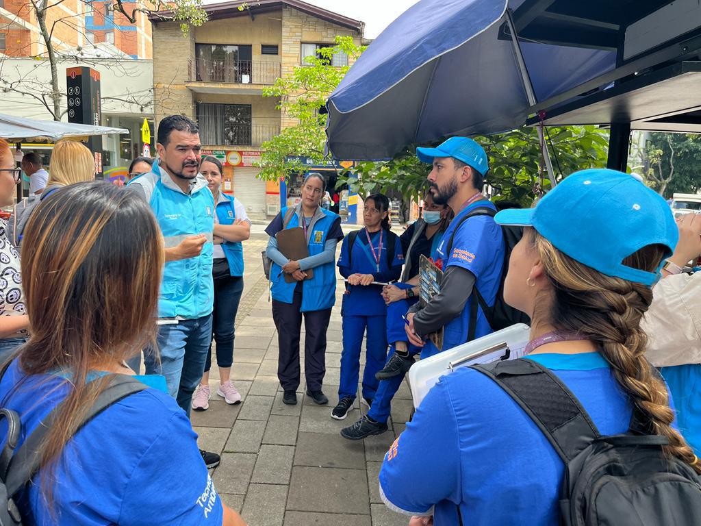 375 establecimientos de Laureles-Estadio y Belén han sido sensibilizados frente al buen manejo de los residuos 375 establecimientos de Laureles-Estadio y Belén han sido sensibilizados frente al buen manejo de los residuos