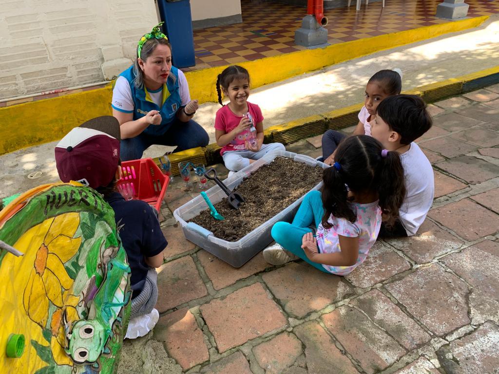 Estrategia ambiental de Buen Comienzo, que impacta a más de 1.500 niños, fue escogida como finalista en premio mundial que otorgan Unesco y Unicef