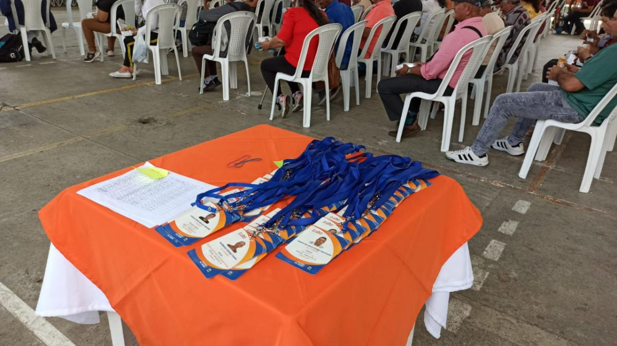 La Alcaldía de Bello implementa primera fase de la Política del Espacio Público con comerciantes informales La Alcaldía de Bello implementa primera fase de la Política del Espacio Público con comerciantes informales