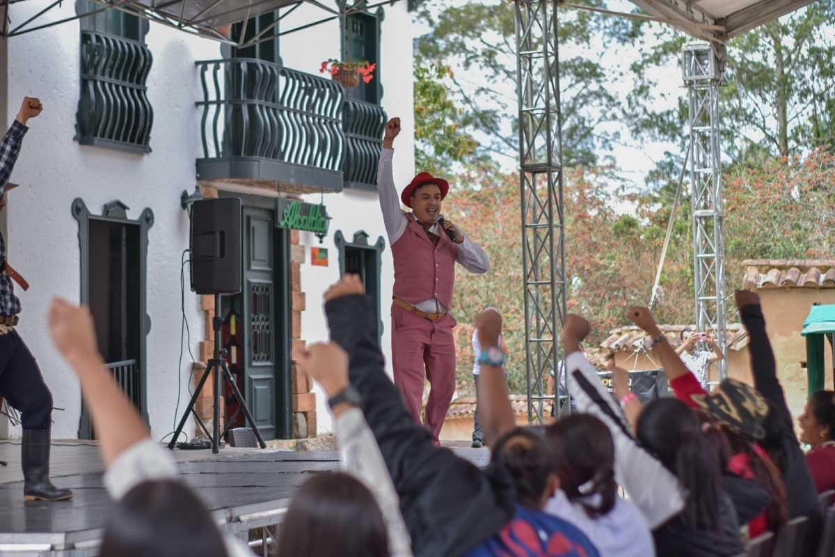 Más de 2.200 universitarios de Medellín se fortalecerán en la adopción de hábitos de vida saludables