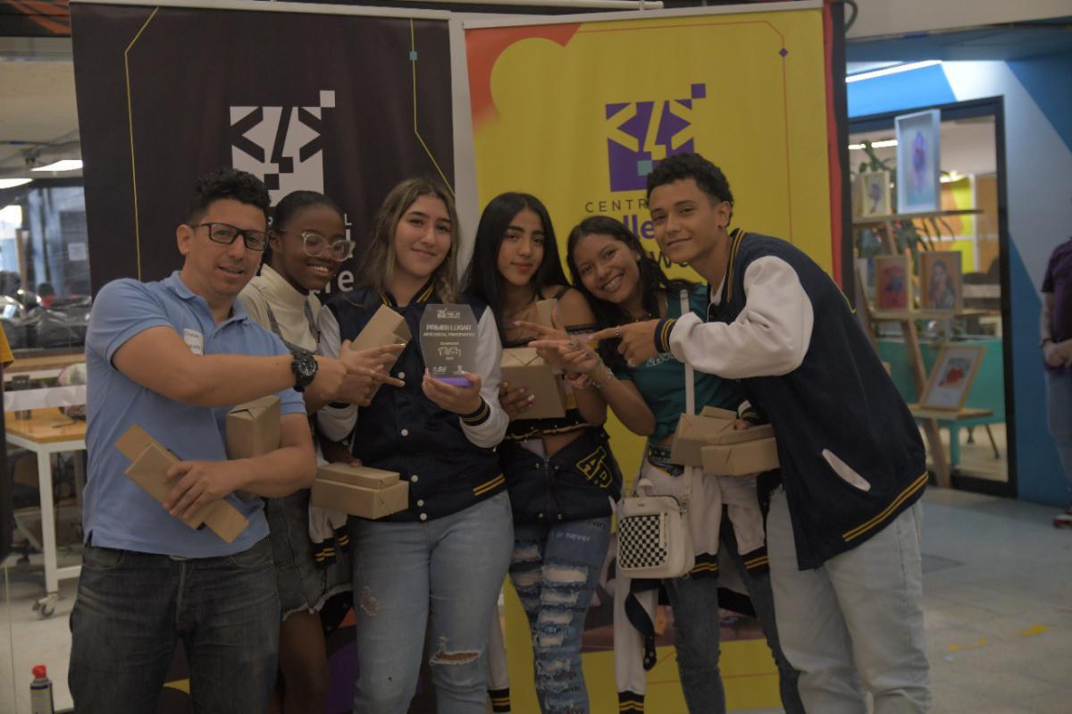 139 estudiantes, con acompañamiento de los Centros del Valle del Software, participaron en las olimpiadas de robótica, videojuegos y arte digital 139 estudiantes, con acompañamiento de los Centros del Valle del Software, participaron en las olimpiadas de robótica, videojuegos y arte digital