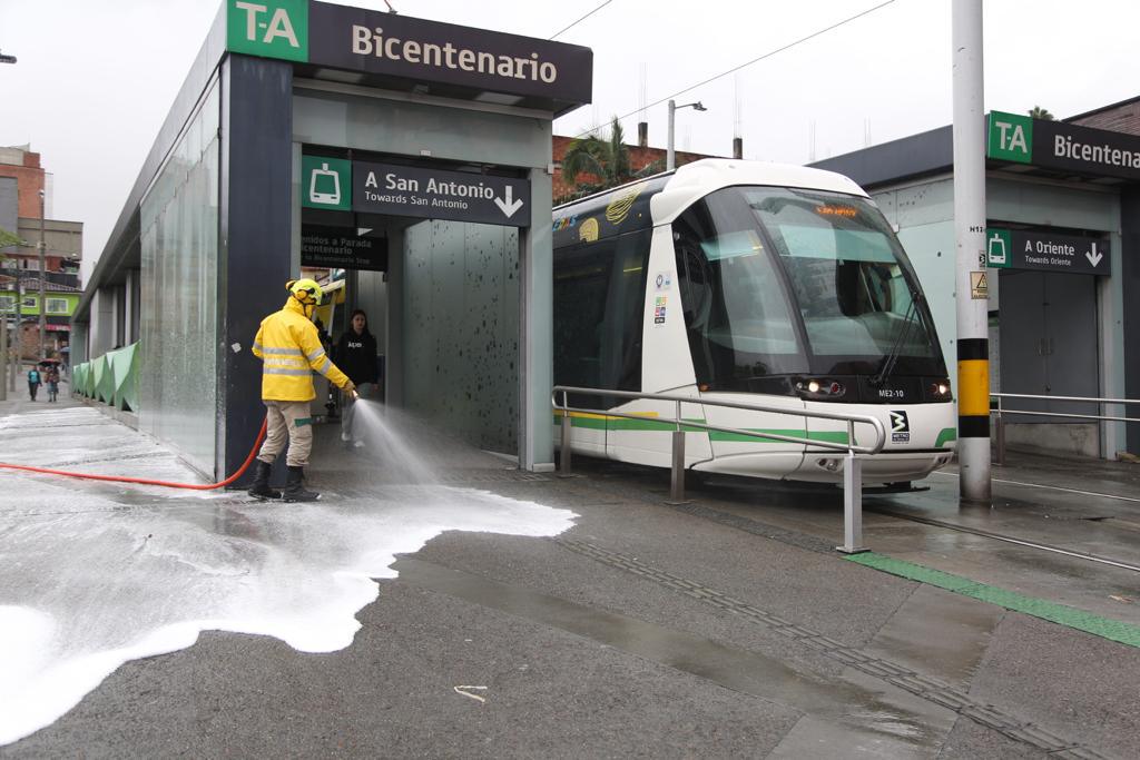 Medellín se embellece con jardines y mejora los espacios del Corredor del Tranvía de Ayacucho