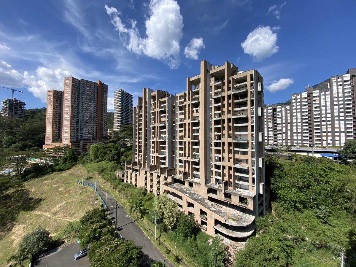 El 8 de diciembre será la demolición controlada del edificio Continental Towers El 8 de diciembre será la demolición controlada del edificio Continental Towers