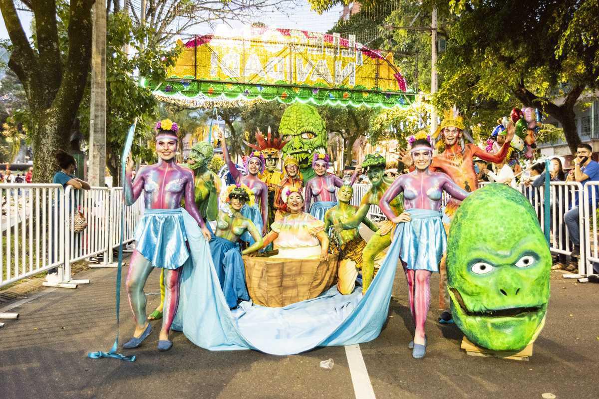 Medellín se engalanará con 600 artistas y siete silleteros en el tradicional Desfile de Mitos y Leyendas  Medellín se engalanará con 600 artistas y siete silleteros en el tradicional Desfile de Mitos y Leyendas