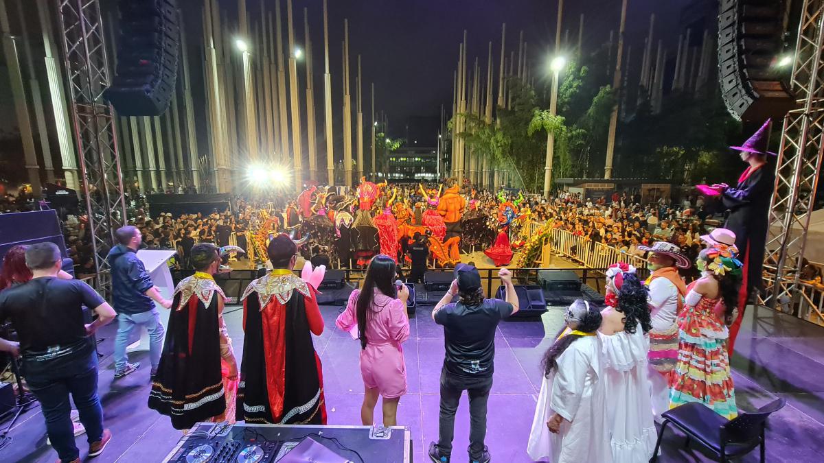 456.000 personas en Medellín vivieron un viaje por los mitos, leyendas y carnavales de Colombia 