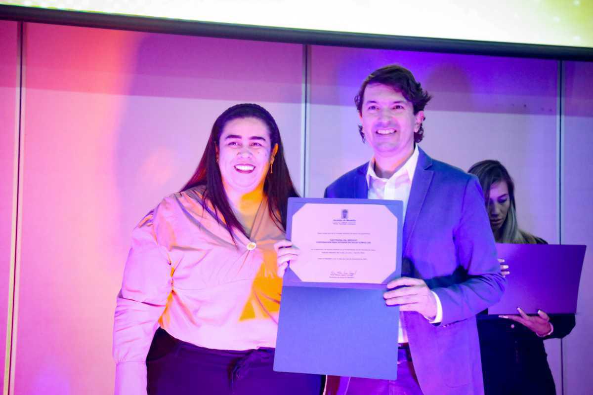 Siete IPS recibieron el galardón Medellín Me Cuida con Amor Siete IPS recibieron el galardón Medellín Me Cuida con Amor