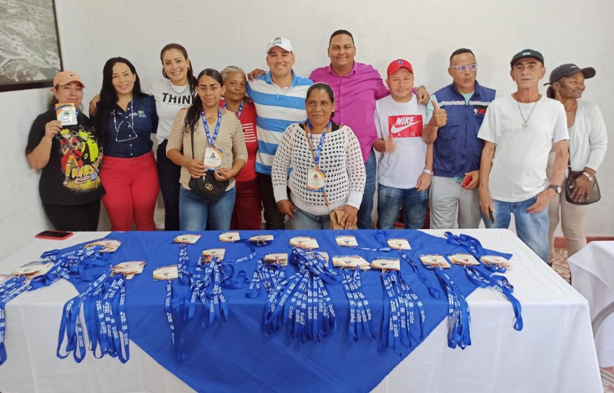 Más comerciantes informales fueron carnetizados en Bello