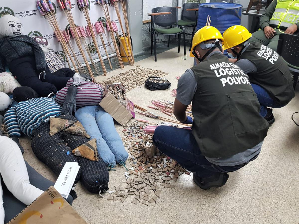 Autoridades han recibido más de 300 llamadas con reportes de expendios de pólvora Autoridades han recibido más de 300 llamadas con reportes de expendios de pólvora