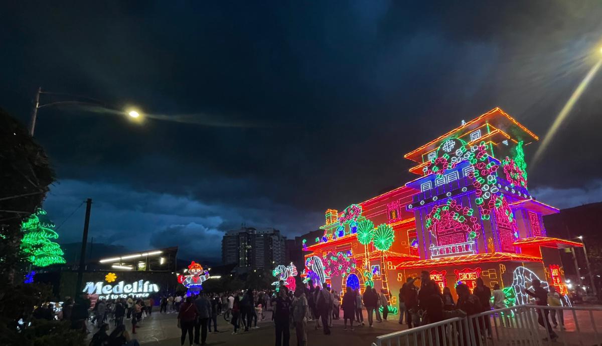 Más de siete millones y medio de personas disfrutaron de los alumbrados navideños más visitados en la historia local