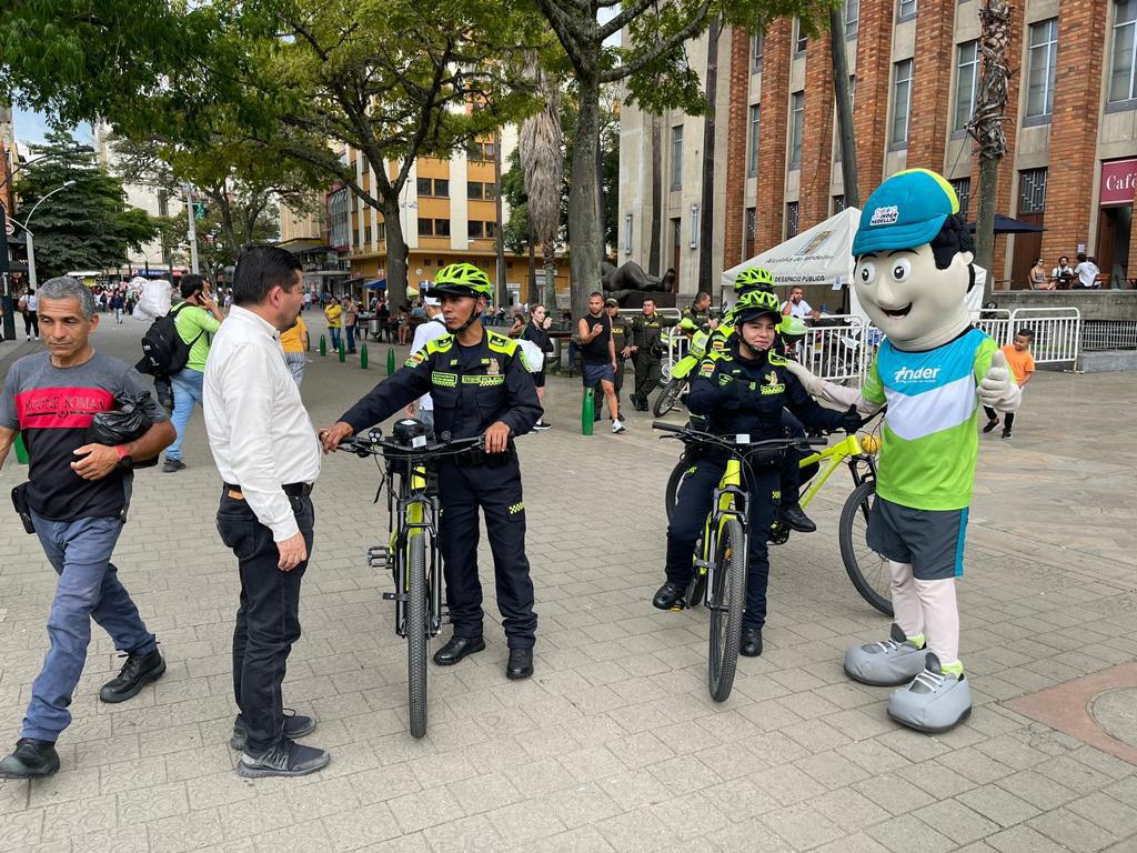 Primera semana de intervención en la Plaza Botero se cumple con cero delitos de alto impacto y miles de turistas felices