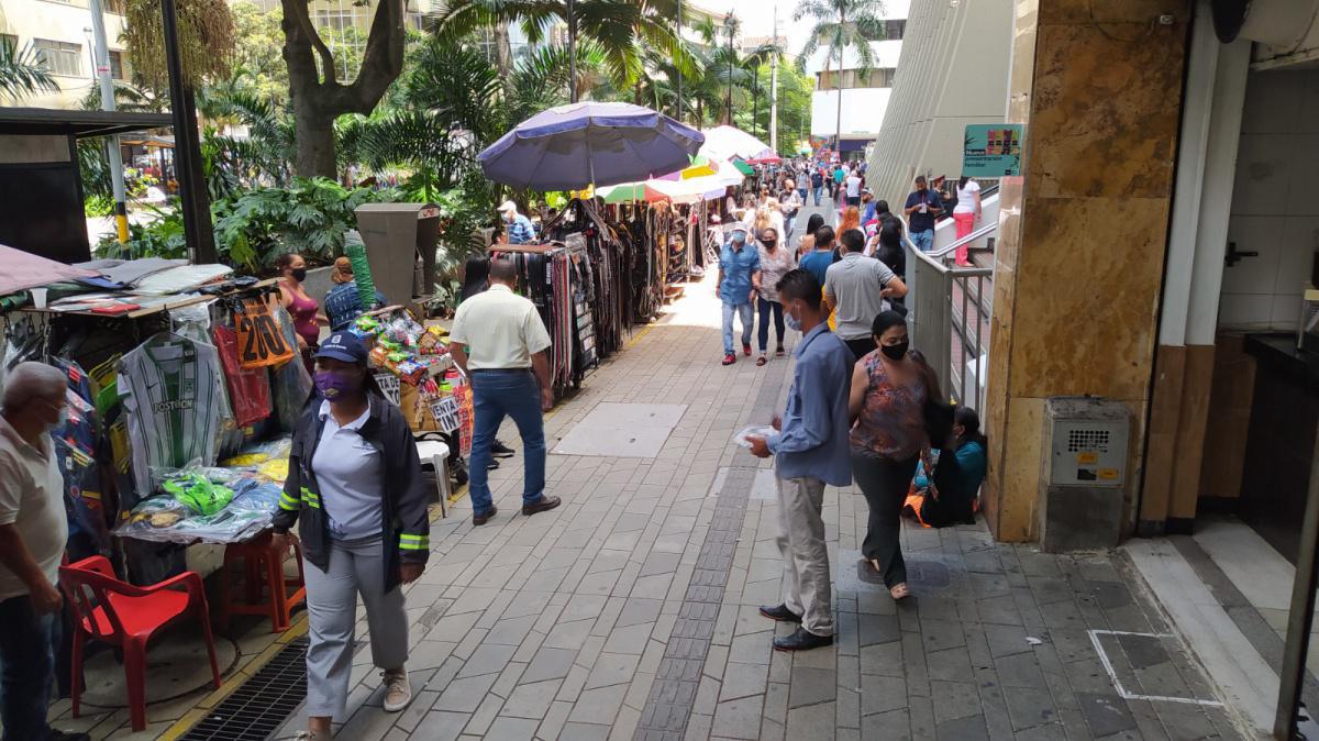 Por primera vez Medellín tendrá un corredor artesanal, al aire libre y regulado en la Avenida La Playa 