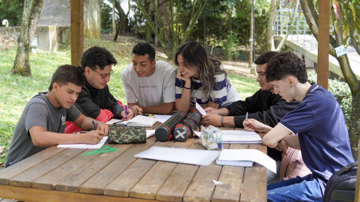 ¡Atención jóvenes de Medellín! La I.U. Colegio Mayor de Antioquia lanza su nuevo pregrado de Licenciatura en Ciencias Sociales ¡Atención jóvenes de Medellín! La I.U. Colegio Mayor de Antioquia lanza su nuevo pregrado de Licenciatura en Ciencias Sociales