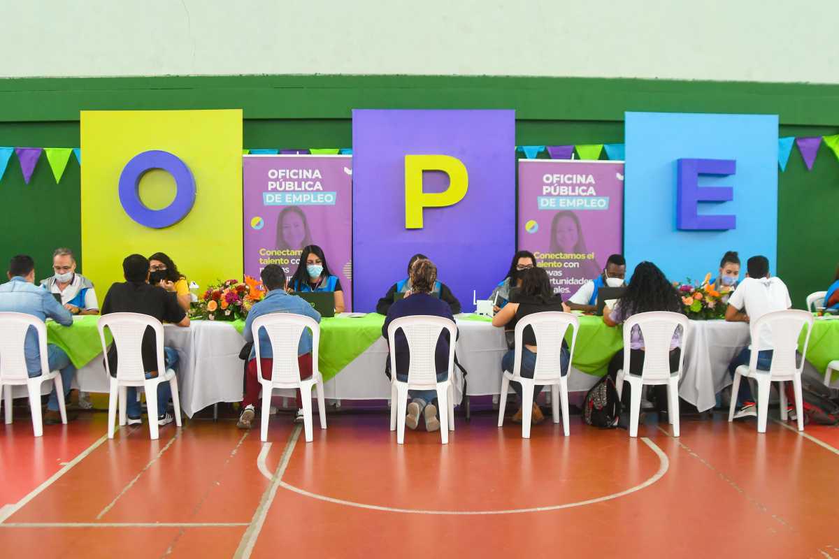 Medellín y el Área Metropolitana ocupan la segunda posición en el país con la tasa de desempleo más baja: 9,4% Medellín y el Área Metropolitana ocupan la segunda posición en el país con la tasa de desempleo más baja: 9,4%