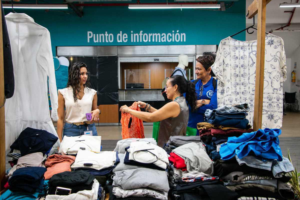 Más de 1.400 prendas de vestir y calzado se recolectaron en la Ropatón “Mi ropa circula”