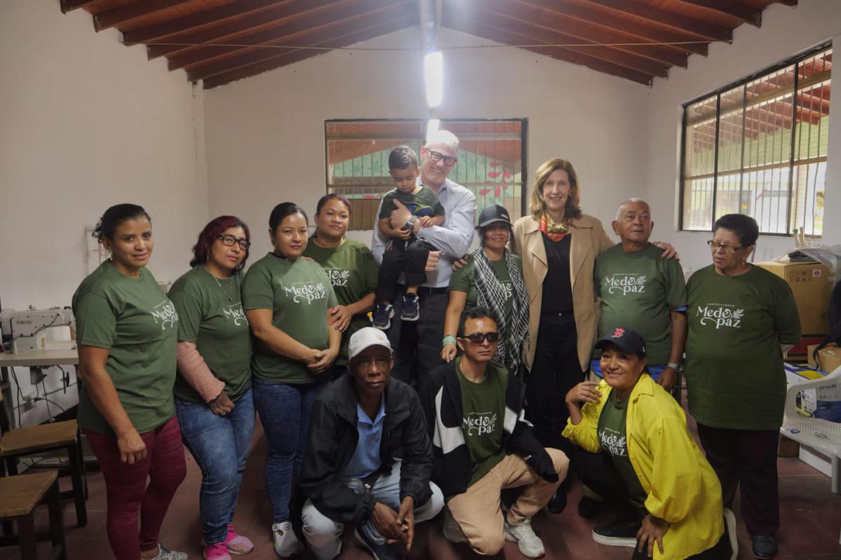 28 mujeres firmantes de paz consolidan su emprendimiento gracias a la Alcaldía de Medellín