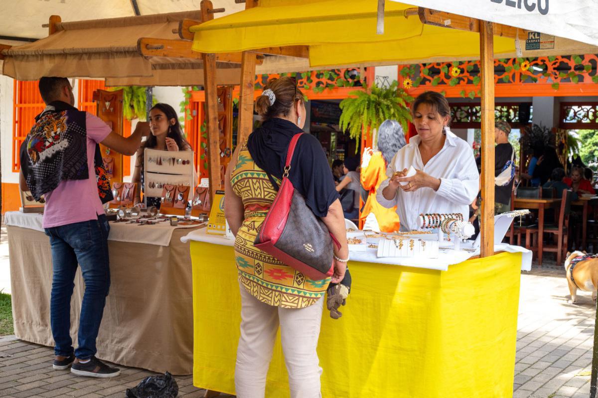 Medellín celebra el Mes del Artesano, con talleres y programación cultural