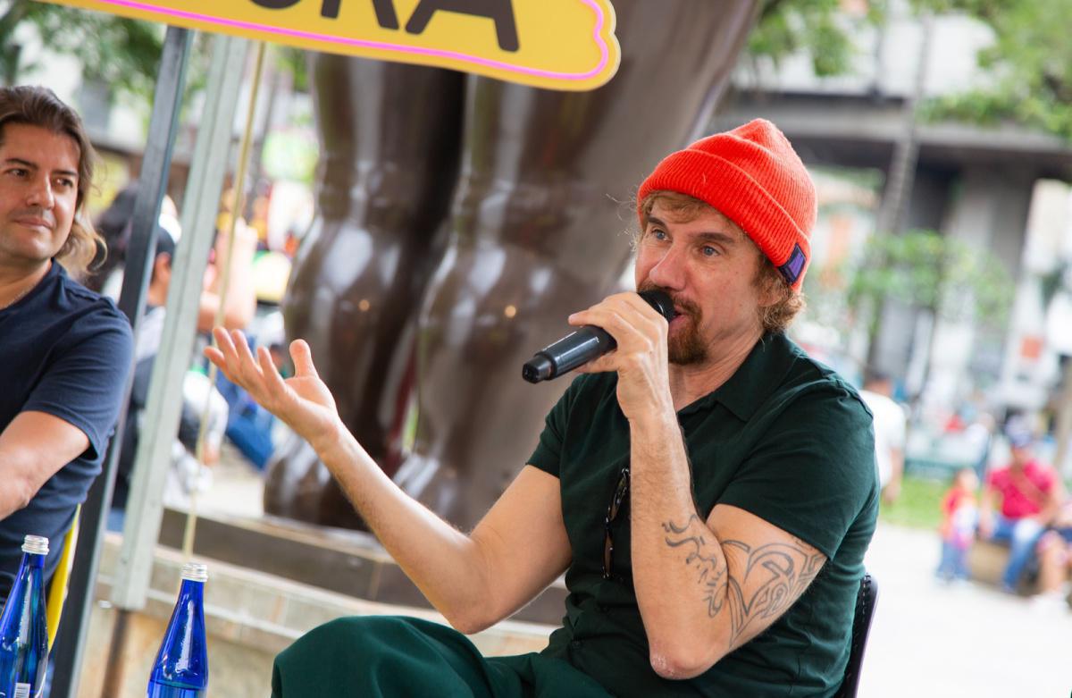 El cantautor español Macaco hizo parte del Diálogo Cu4tro.Creo en la Plaza Botero El cantautor español Macaco hizo parte del Diálogo Cu4tro.Creo en la Plaza Botero