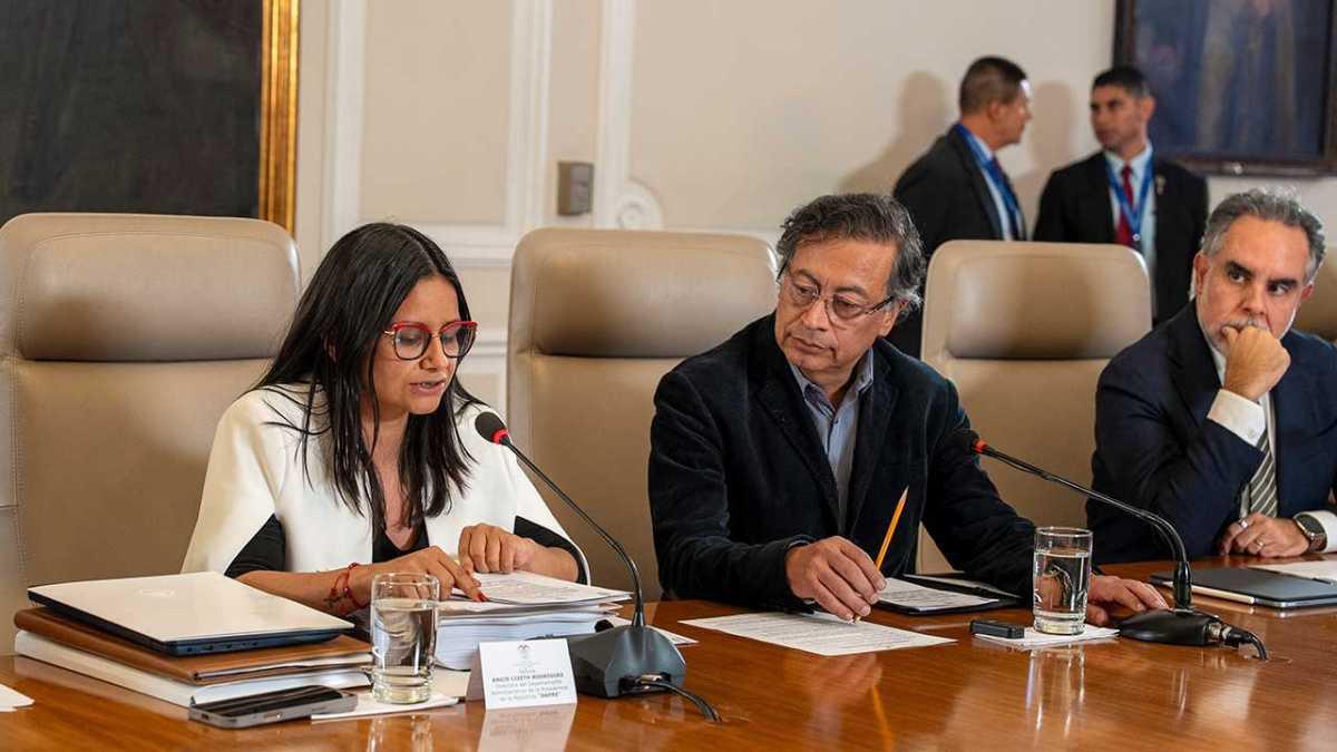 Petro ordena actuar de inmediato frente a demanda de EPM: 'Es una acción política' Petro ordena actuar de inmediato frente a demanda de EPM: 'Es una acción política'