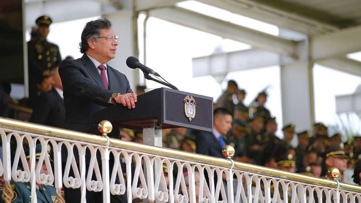 Congreso traiciona al pueblo trabajador: Petro denuncia engaño y llama a la defensa de los derechos