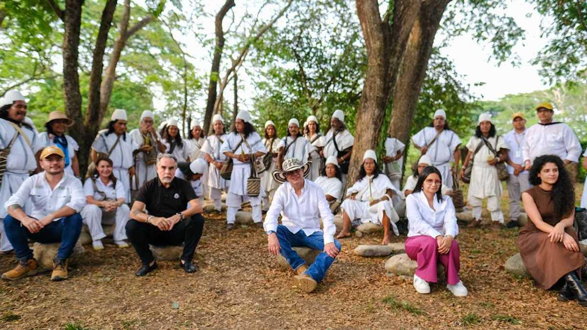 Petro amplía tierras ancestrales del resguardo arhuaco en la Sierra Nevada: justicia histórica para los indígenas Petro amplía tierras ancestrales del resguardo arhuaco en la Sierra Nevada: justicia histórica para los indígenas