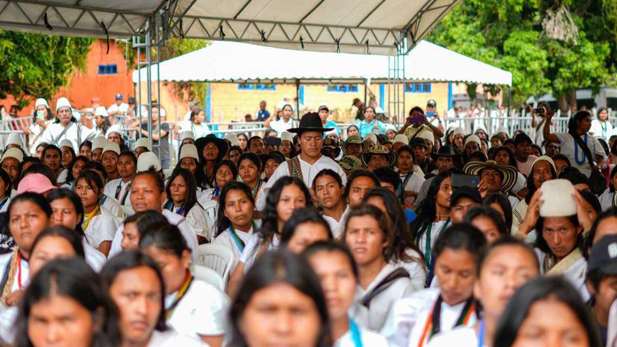 El Canal 1 debe ser de los colombianos, no del gran capital. Queremos que cooperativistas, periodistas y jóvenes lideren sus contenidos", afirmó Petro. El Canal 1 debe ser de los colombianos, no del gran capital. Queremos que cooperativistas, periodistas y jóvenes lideren sus contenidos", afirmó Petro.