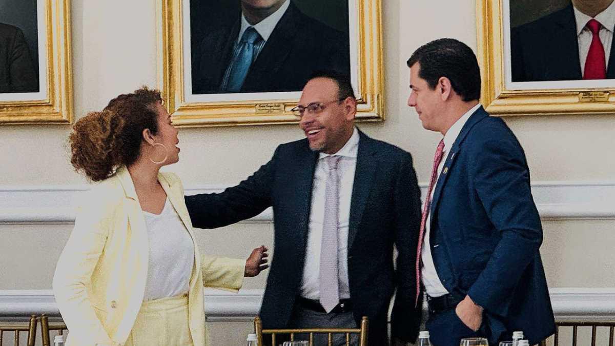 Colombia avanza en regulación de inteligencia artificial: MinTIC y MinCiencias socializan proyecto de ley Colombia avanza en regulación de inteligencia artificial: MinTIC y MinCiencias socializan proyecto de ley