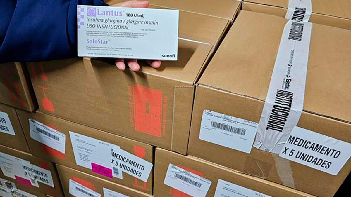 Petro denuncia 'vampiros de la salud': Hallan 113 mil unidades de insulina acaparadas en bodega Petro denuncia 'vampiros de la salud': Hallan 113 mil unidades de insulina acaparadas en bodega