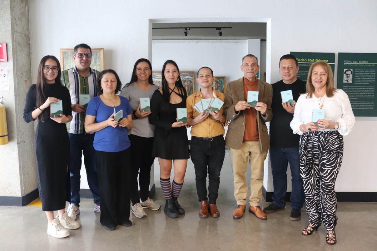 Letras con sabor a barrio: el libro donde los paisas de Castilla, Doce y Robledo cuentan su transformación Letras con sabor a barrio: el libro donde los paisas de Castilla, Doce y Robledo cuentan su transformación