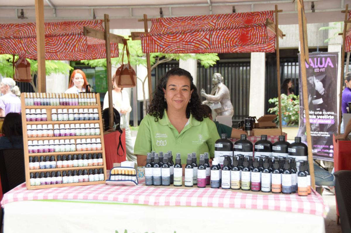 ¡De la finca al centro! Mercados Campesinos llegan por primera vez a La Naviera, cerca de Plaza Botero ¡De la finca al centro! Mercados Campesinos llegan por primera vez a La Naviera, cerca de Plaza Botero